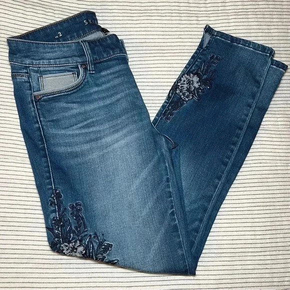 White House Black Market Denim - White House Black Market Skinny Crop Jeans - embroidered floral